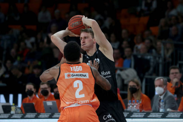 这位现役网 这位现役网