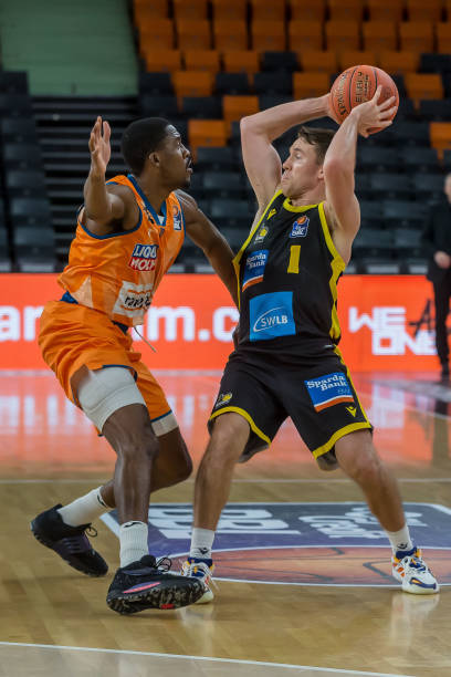 跌宕起伏的 跌宕起伏的