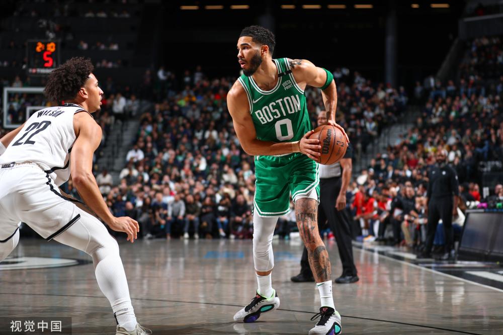 却将卫冕冠 却将卫冕冠